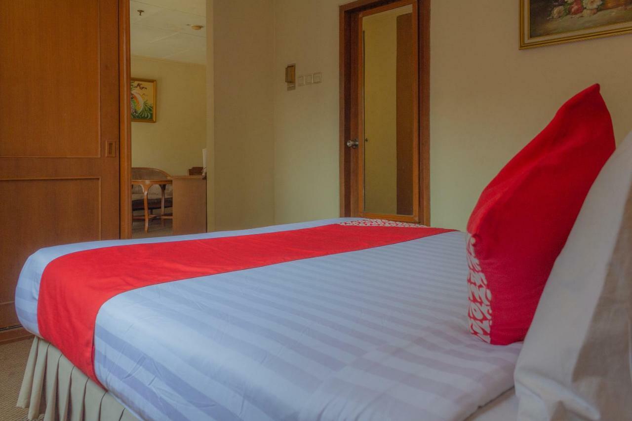Collection O 7 Hotel Melawai Giacarta Esterno foto